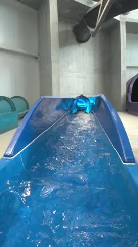 Twister im Splash e Spa Tamara . . . #splashespa #splashespatamaro #shorts #waterslide #twister #onride #onridepov #povs #osmoaction3 #osmo #scivoli #rutschen #waterparks #waterpark #switzerland🇨🇭