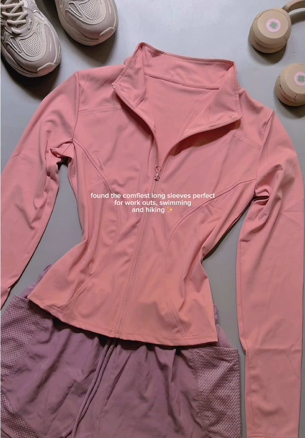found the comfiest long sleeves perfect for work outs, swimming and hiking ✨ #yogatop #tops #sportstop #yogajackettop #fuyogijacket #sportsjacket #yogajacket #longsleeve #gymtop #runningtop #fuyogi 