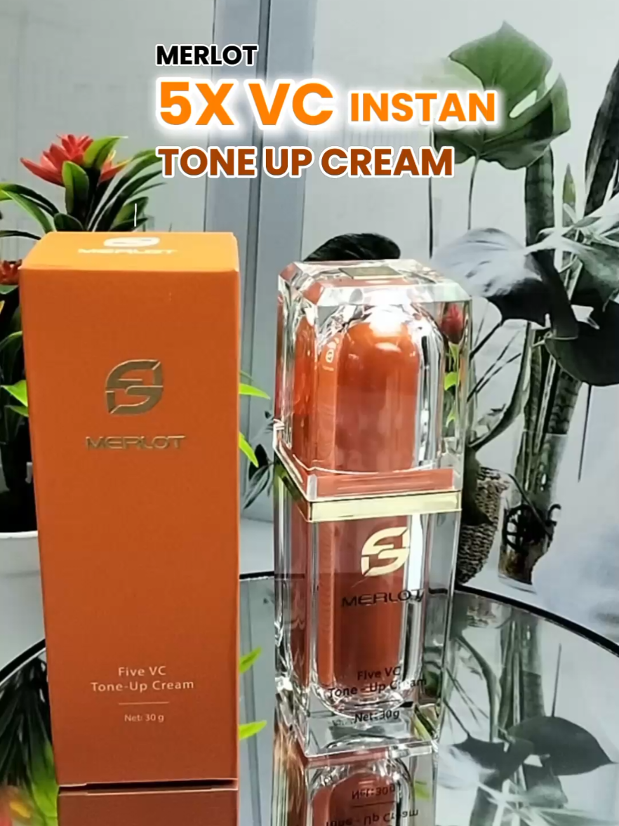Mau Perawatan Kulit Wajah Tapi Sibuk Dengan Rutinitas Setiap Hari ? Ini barang kali ada yang cocok dengan kulit Anda ... karena sibuk setiap hari  mau cantik satset ini solusinya  Merlot FIVE (5x)vitamin C nya sekaligus ada Tone Up nya juga tak perlu bedak an lain lagi lihat video tidak pake filter sama sekali . Begitu sekali ulas hasil cepat bantu mencerahkan wajah . Jadi tidak perlu repot-repot bedakan ulang berlapis lapis . Semoga cocok dan bantu solusi meskipun sibuk tampil cantik setiap hari terimakasih 🙏🥰#racuntiktok #affiliatetiktok ##skincarebpom #perawatanwajah #perawataninstan #skuncareroutine #merlotfivevctoneupcream #merlotkrimvitaminc5x 
