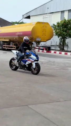 Let’s go 🦾💙⚡️#R1M #R1 #r1ดิหว่ะ🏁 #1000cc #yamaha #สายบันเทิง #fyb 