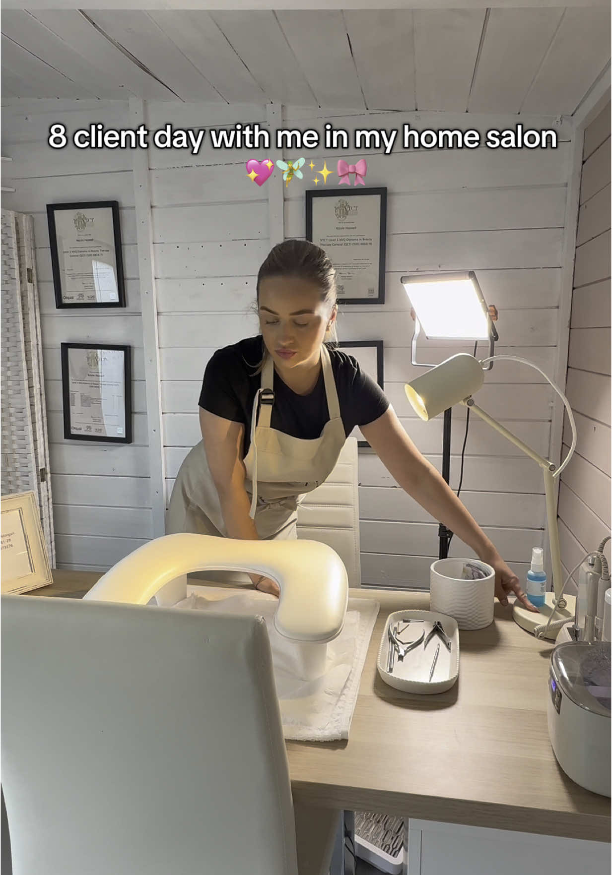 So greatful I get to call this my job 💅🏽 #homesalon #beauty #spendthedaywithme #workfromhome #beautysalon #gelnails #manicure #navyprofessional #glossifyofficial #glossifynaturabuild 