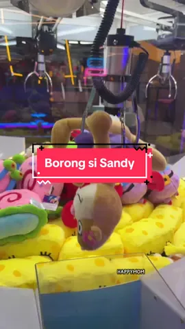Si sandy kita baronggg 😍🤪👍  #timezoneindonesia #timezone #timezoneseru #timezonefunapp #bonekatimezone #teddybear #capitbonekatimezone #clawmachine #mesincapit #spongebob #spongebobsandymrkrabsplanktonpatrick 