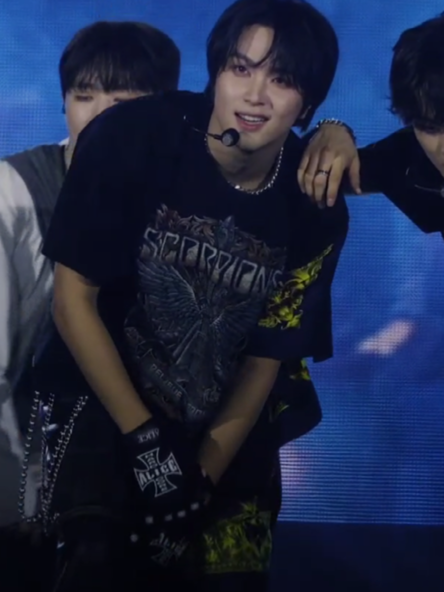 haechan cut #haechan #pressin #mark #liveperformance  . . Yt adamarenct0606