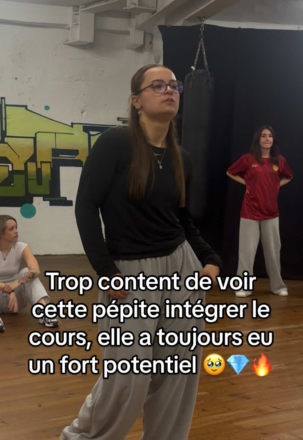 Eh j’aime trop 😩🔥💎 @Nao 👑  @SAUCEGOD®👨🏽‍🍳 #njarmy #choreo #hamza #kyky2bondy #rapfr #hiphop #sheher #hiphop #beauty #fillequidanse #ecolededanse #heels 