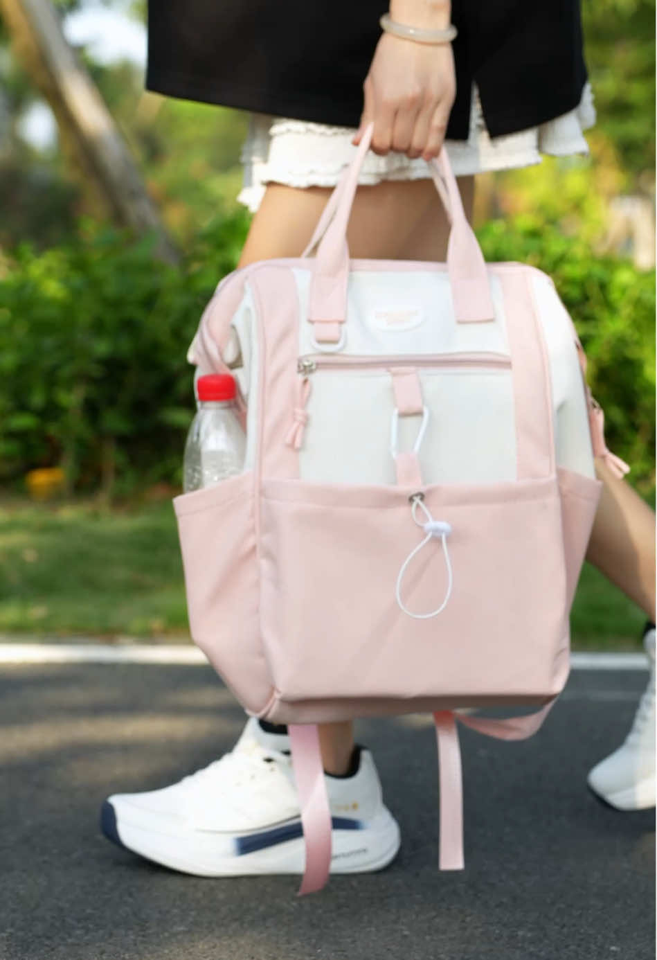 Fashionable school bag #backpack #schoolbackpack #waterproofbag #schoolbag #bagforwomen #studentbag #backpacks #bag 