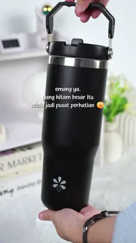 Emang ya, yang hitam dan besar tuh selalu jadi pusat perhatian 😏🖤 Contohnya tumbler ini: 🖤 Kapasitas 900ml – segede itu! 🔥 Tahan panas & dingin 12–24 jam 🛡️ Stainless steel food grade & anti karat ✨ Nano armor coating – anti lecet 🚫 Anti slip, no drama jatuh-jatuhan Kalau FYP kamu sampai nemu ini, tandanya kamu lagi hoki banget 🍀 Karena cuma yang dapet VT ini yang bisa dapet diskon spesial dari platform! Langsung aja check out di keranjang kuning sebelum kehabisan! #tumbler #tumblersport #tumbleraesthetic #tumblerled #tumblermewah #tumblerpilates #tumblerolahraga #tumblergym #tumblerlucu #tumbleremas #TumblerJuara #tumblerartis #tumblerviral #tumblertiktok #tumblerinfluencer #tumblergemoy #tumblerpink #Sedotan #TegukLangsung #ledingding