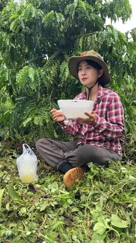 Cô nông dân sắp bước qua tuổi 40 