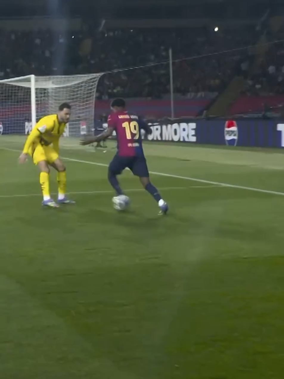🪄 Lamine sacó la varita contra el Dortmund Elástica, regate y a seguir soñando despiertos… ¿Y tiene solo 16? 😅✨ #LamineYamal #Elástica #BarçaMagic #FuturoCrack #Dortmund #YamalSkills #JogaBonito #NextGen 
