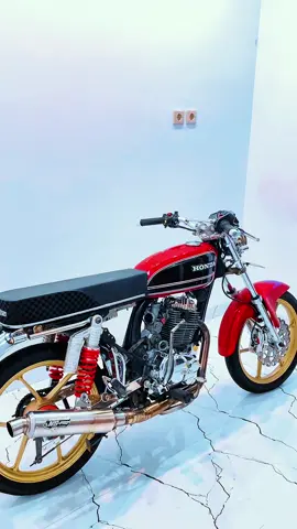 Ready bosku 200cc,ndang di gasken siap kirim sampi depan rumah,18,500 bisa nego spek detail wa saja ##cbindonesia #cbdownsize #cb125se #cbmerah #kaubilangcintapadaku #djremix #cbherex #cbkarat #cbbule #cbjatim #cbjogja #cbjateng #foryoupage #fyp 