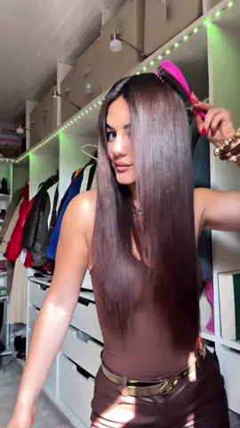 Igora Royal 4/6( medium brown chocolate ) and Wella Color Touch 5-light brown 🤎 ps: I did the color removering hack again with the vit C and cleansing shampoo before this  #brownhairbrowneyes 