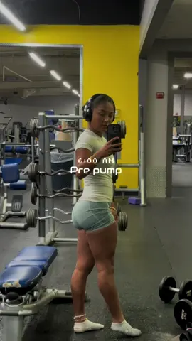 I didn’t even start my lift yet and my legs just looked too good🥰🙏🏽 I have been recently working on doing lighter weights, more reps and really trying to focus on my mind muscle connection. I used to focus a lot on heavy weight training, which did work for me and help grow my muscles a lot especially last year. I think that really helped me get to where I am now. I’m not saying that I’m climaxing in any type of way. I definitely see progress, but not as fast as I used to which is normal, but I find that me focusing on lower weight higher reps has given me better results for what I want my goal to look like That and also clean clean eating.💕  . #explore #gym #gymmotivation #gymgirl #pumpcheck #legs #gymshark #GymTok #fyp #fy #asianbaddielifts #lift #gymmotivation 