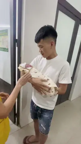 Khoảnh khắc ấy thật hạnh phúc. Chào mừng con yêu đã đến với bố mẹ. Bố mẹ yêu con. 24/05/2025❤️