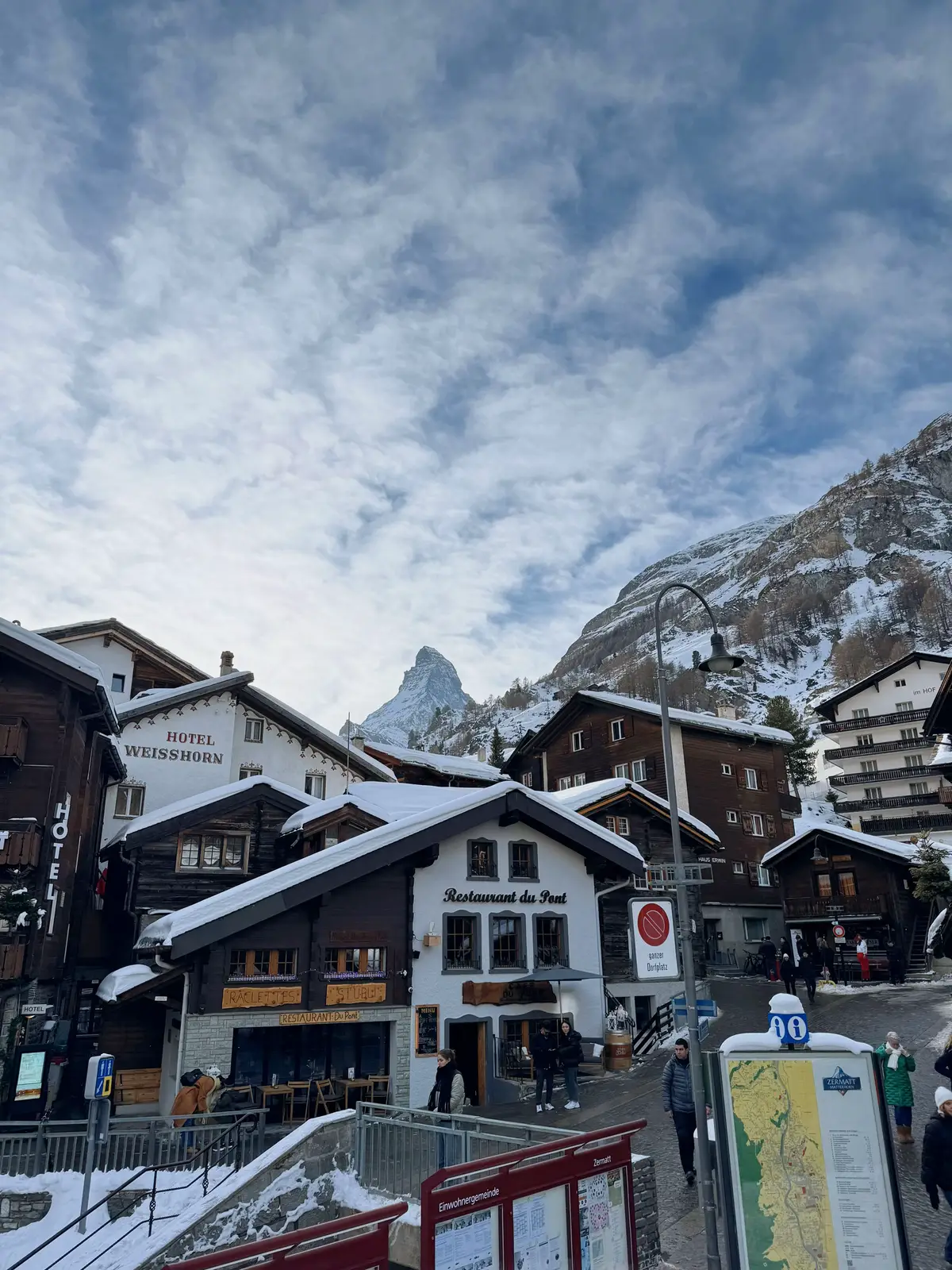 Visiting Switzerland has always been on my bucket list. Definitely the most beautiful place that I’ve been to and my favorite country from our Europe trip, Switzerland. A dream come true. Truly breathtaking and unreal in every corner of this place. Felt like I was in a painting. Zermatt reminded me that true luxury lies in experience. 🇨🇭