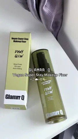 Xịt khoá nền mà dạo nì tui mê gọi tên Glamrr Q 🫣💕#glamrrq #makeupfixer #xitkhoanen #beauty #reviewlamdep #chee1510 