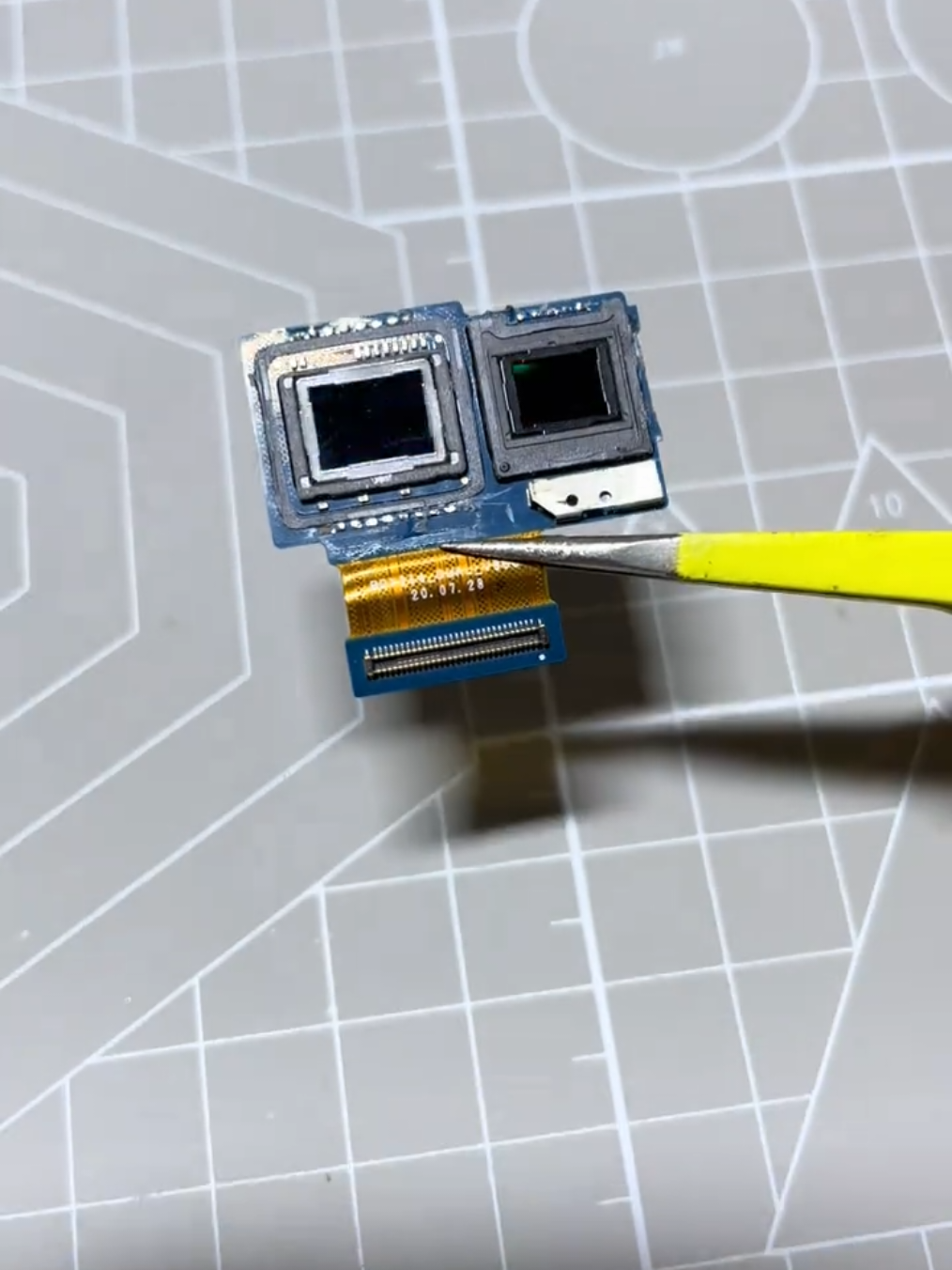 Vivo X200 pro has insanely large sensors #techtok #vivo #vivox200pro #vivox200ultra #sonyxperia #originos #iqoo #zeiss 