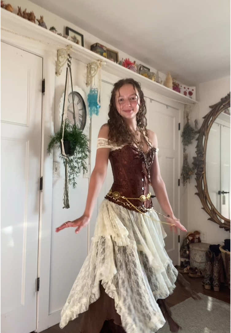 wishing i could always dress like this 🤎🍄‍🟫 #renfaire #renaissancefaire #lotr #pirate #corset #fairycore #fyp #foryoupage #fantasy 
