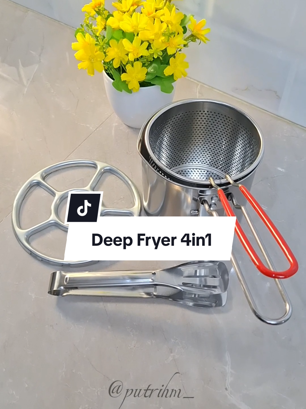 Wajib banget punya barang yang satu ini. Deep Fryer 4in1, panci penggorengan yang sangat praktis, goreng apapun gak khawatir lagi kecipratan minyak. #deepfryer #pancipenggorengan #panci 