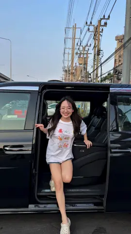 ดูจนอิ่มตัวเลยนึกว่าจะไม่ซื้อแล้ว ไหงเป็นงี้ แล้วทุกคนชอบคันไหนมากกว่ากันคะ