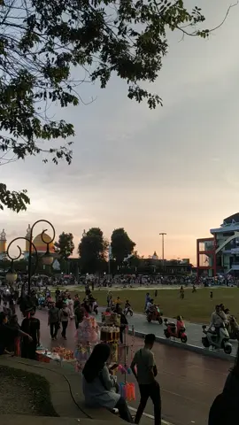 #sukabumihits  #jalanjalan  #sukabumihitstiktok  #fypppppppppppppppppppppp #sunset #lapdeksukabumi  #lapangmerdekasukabumi  #fyp   #trend  #gslausejenak🥀 
