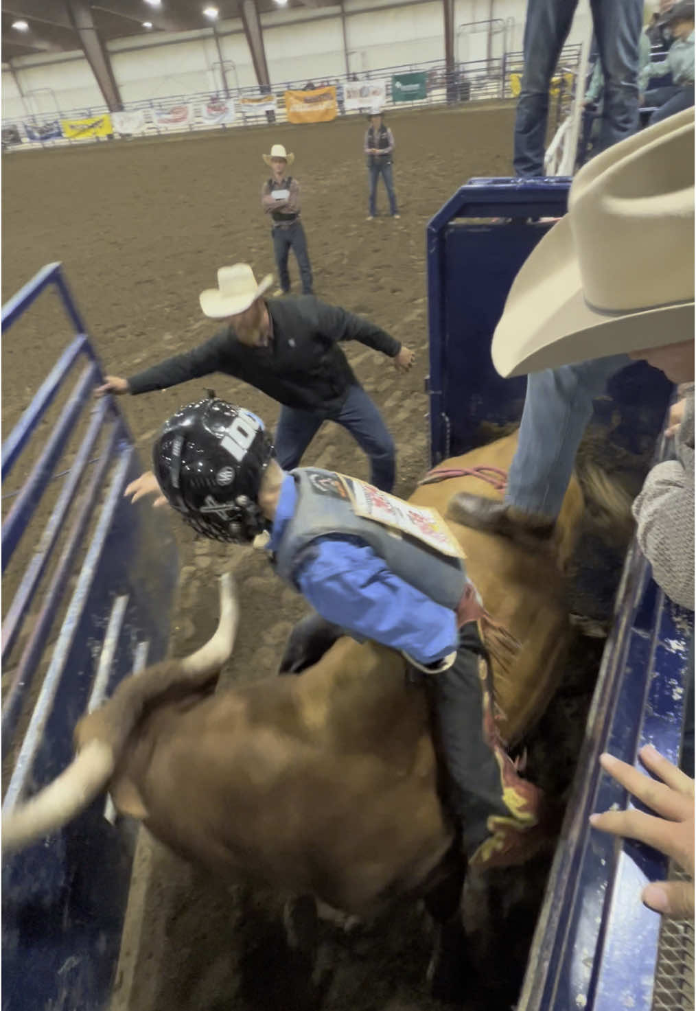 2nd ride back after a broken arm and we’re back to covering bulls. Ol’ Slick just couldn’t wait to get back after it. #bahrbrothers #rodeo #cowboy #cowboys #bulls #bullriding #bullriders #beastmaster #100xhelmets #cowboystuff #littlebritches 
