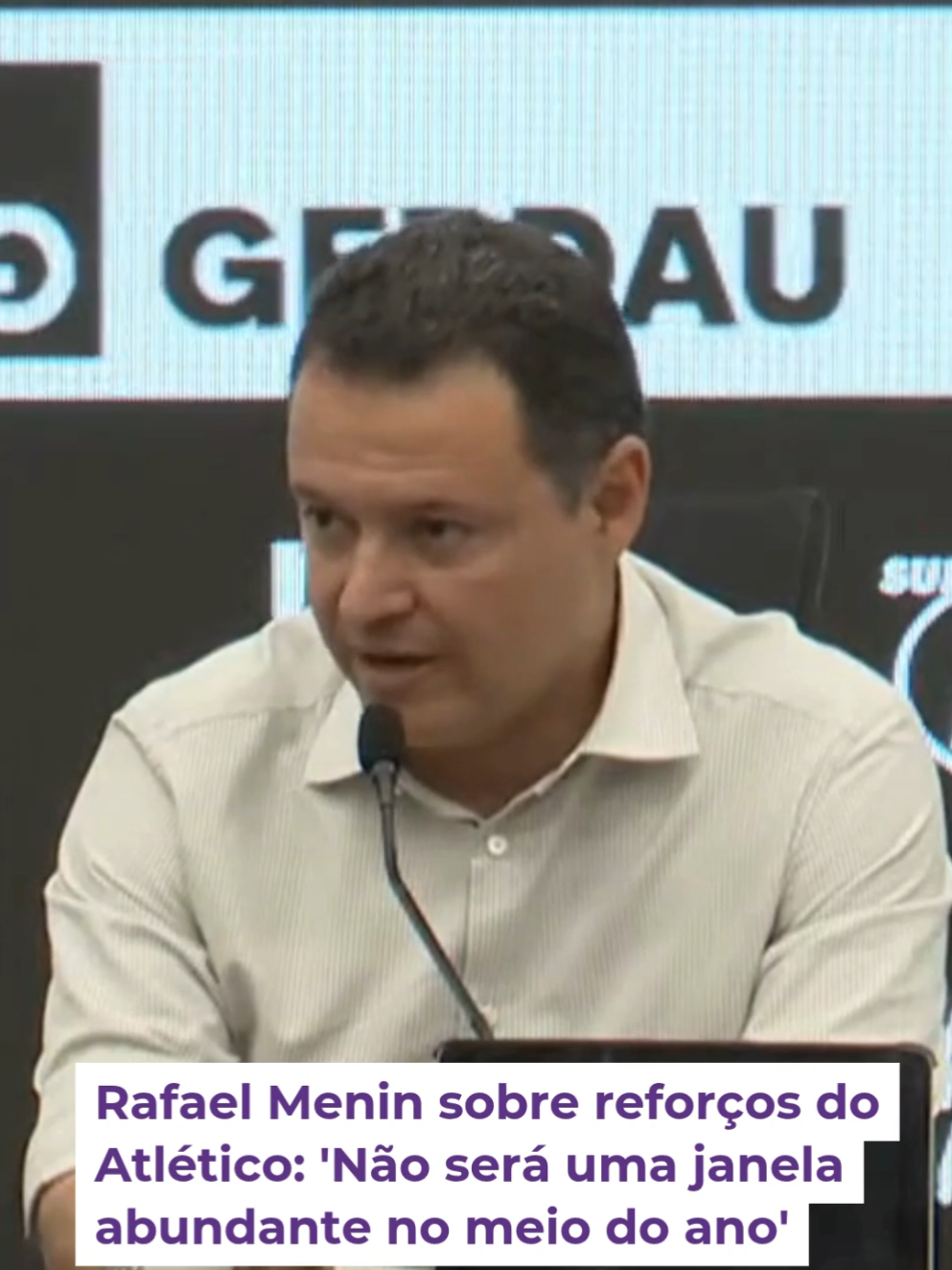 DÍVIDA- Em coletiva de imprensa realizada neste sábado (7) na Arena MRV, o acionista da SAF do Atlético, Rafael Menin, jogou um balde de água fria na expectativa de torcedores que esperavam a chegada de grandes reforços para o restante da temporada. Ele explicou que, ao contrário do ano passado, a estratégia em 2025 vou investir mais no primeiro semestre, e que a chegada de reforços no meio do ano, se ocorrerem, serão pontuais. Vídeo: Galo TV #galo #atletico #fyp #futebol #esporte 