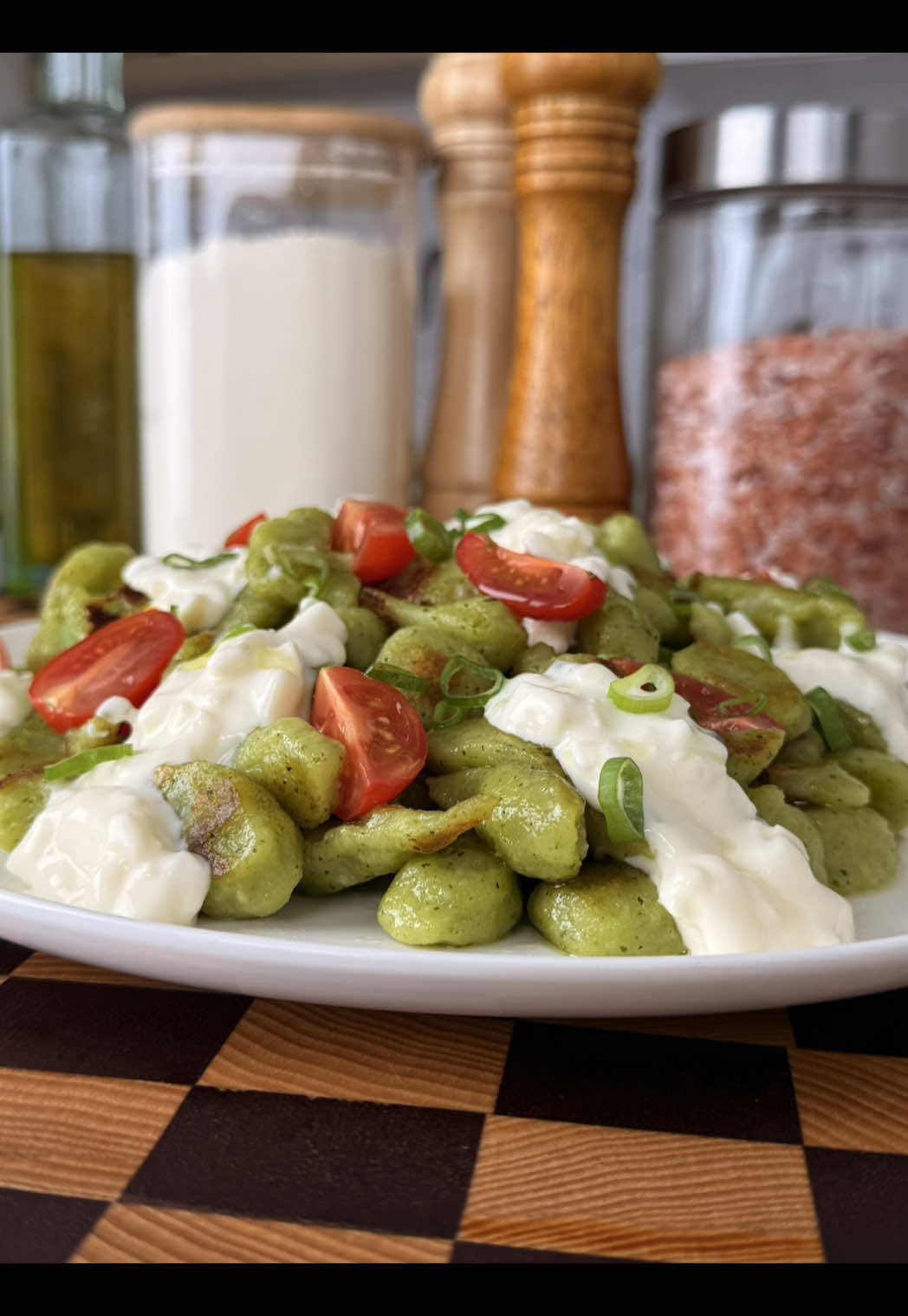 Gnocchis de Courgettes à la Corde! 🪢 Pour 3 personnes 🥒 - 500g de courgettes - 330g de farine - 1 oeuf  - 40g de parmesan - Huile d'olive  - Sel #courgette #gnocchis #recettesimple 