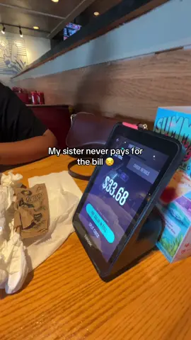 Why does she always gotta do this? #fypシ゚viral #blowthisup #annoyingsister #musthave #xyzbca #handbags #everydaybag #saddlebag 