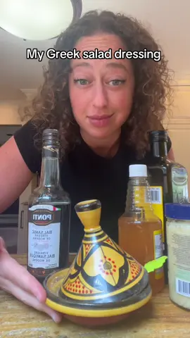 As per request ! Olive oil , Balsamic vinegar , apple cider vinegar , minced garlic , pepper and zatar #saladsoftiktok #recipesoftiktok #recipesforyou #saladrecipe #salad #greeksalad #Recipe #dressing #viralllllll #greeksalad 