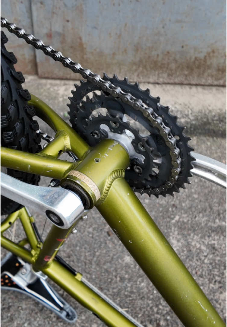 Drivetrain deep cleaning.  Check out all my bike restoration videos on my YouTube channel (link in bio) #mtb #vintagebike #retrobike #90smtb #bikebuild #bikeservice #bikerestoration #bikerepair #restoration #bikemaintenance #asmr #vintagemtb #retromtb #26inchlifestyle
