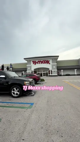 Let’s go shopping @TJ Maxx #tjmaxxfinds #tjmaxx #tjmaxxbags #tjmaxxfashion #tjmaxxjewelry #beadedbag #katespadebag #juicycouturebags #housedecor #bowpillow #phonecases #shoppingattjmaxx 