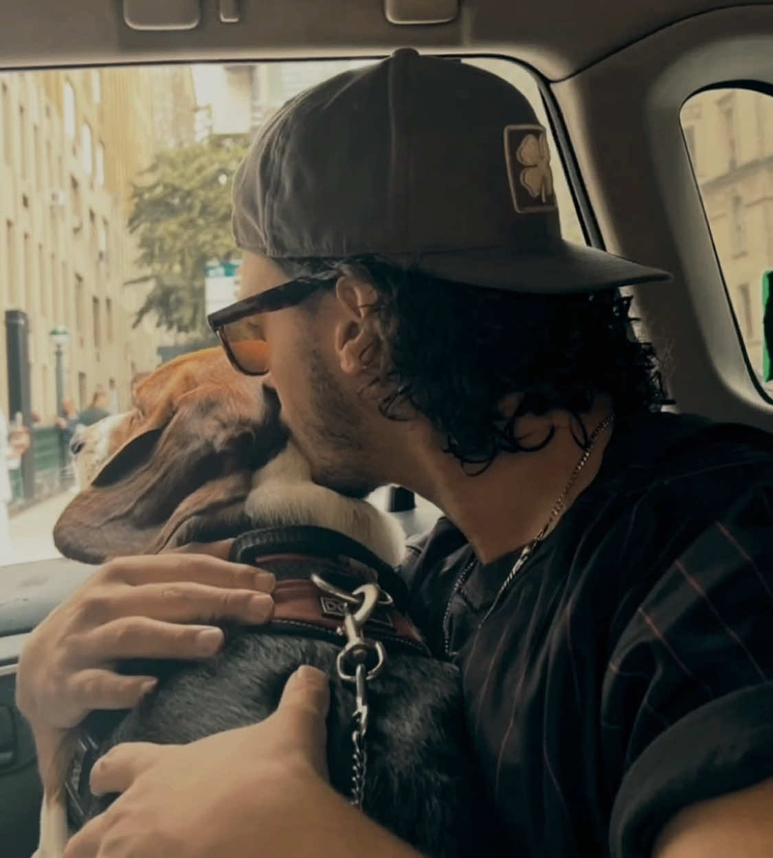 get it hot like papa john (logan)! @Antonio 👯‍♀️ #johnlogan #offcampus #offcampusellekennedy #offcampusseries #logan #johnloganedit #loganedit #offcampusboys 