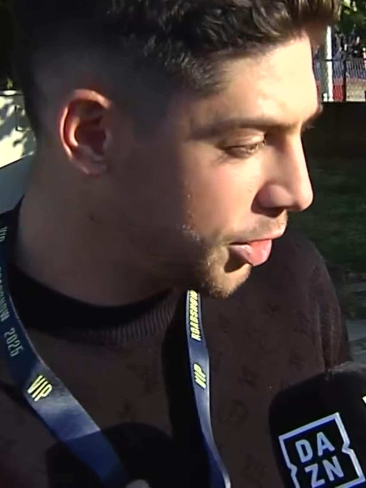 🗣️ “Lo felicité por todo lo que hace. España me ha dado mucho y admiro a los competidores españoles” Fede Valverde desvela en DAZN la conversación que ha tenido con Carlos Sainz #futbol #footballtiktok #tiktokfootballacademy #deportesentiktok #FedeValverde #Valverde #RealMadrid #CarlosSainz