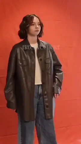 ATENCIÓN:LAS DOS SON HERMOSISISIMAS Y NO ESTOU DICIENDO QUE EMMA ES FEA LAS DOS SON HERMOSISISIMAS 😍😍#rawrawraw #emmamyers🙇🏻 #isabelmyersedit 