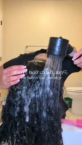 Curly hair wash day!🫧 what’s ya fav shampoo and conditioner? #curls #3bhair #3bcurls #washday #washdayroutine @Rizos Curls 