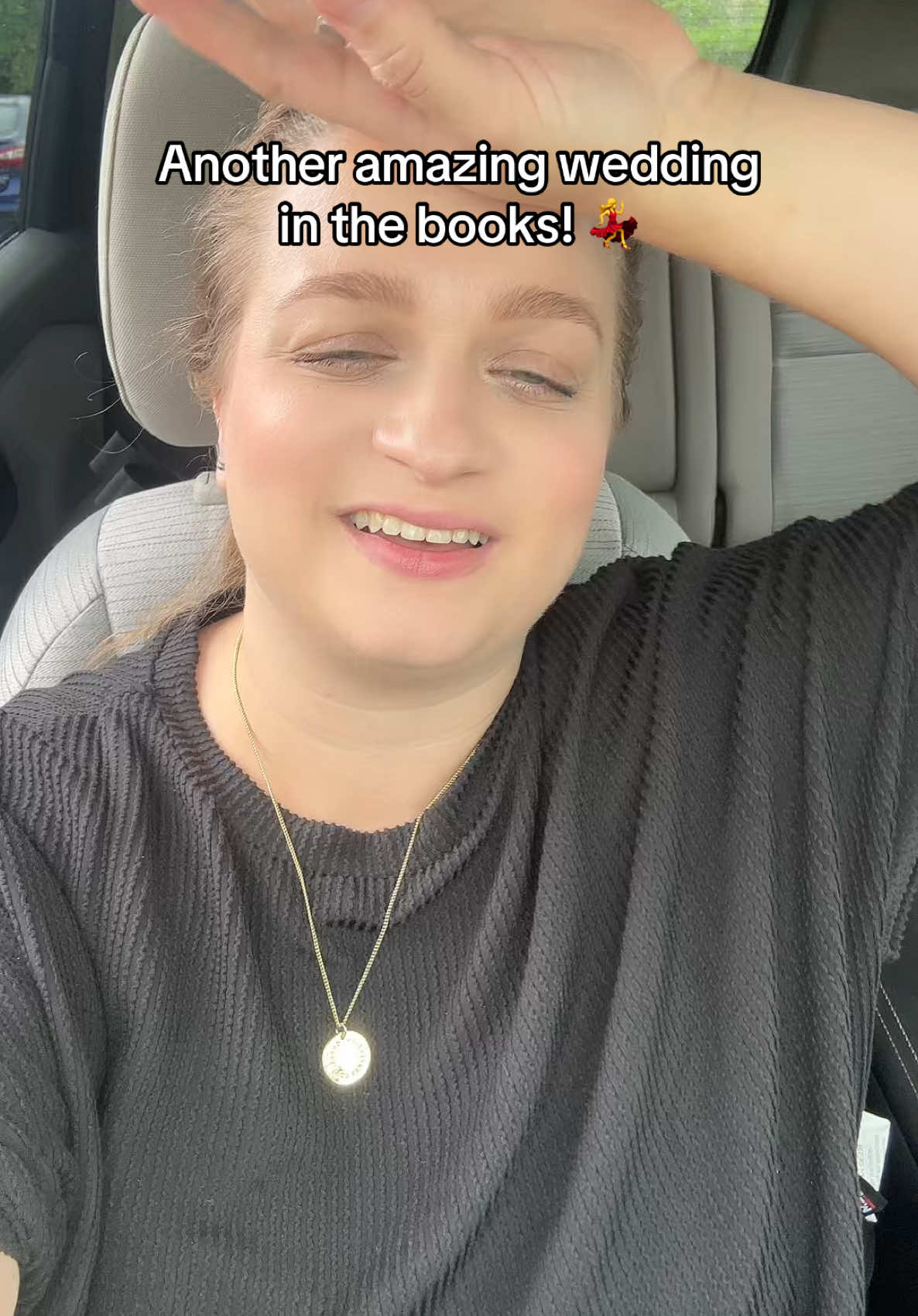 I knew just what I needed to do when I saw this trend. Kinda obsessed with how it came out, NGL. 😮‍💨 #weddingmakeup #ctmakeupartist #ctwedding #barnwedding #promakeup @Connecticut Wedding Group 