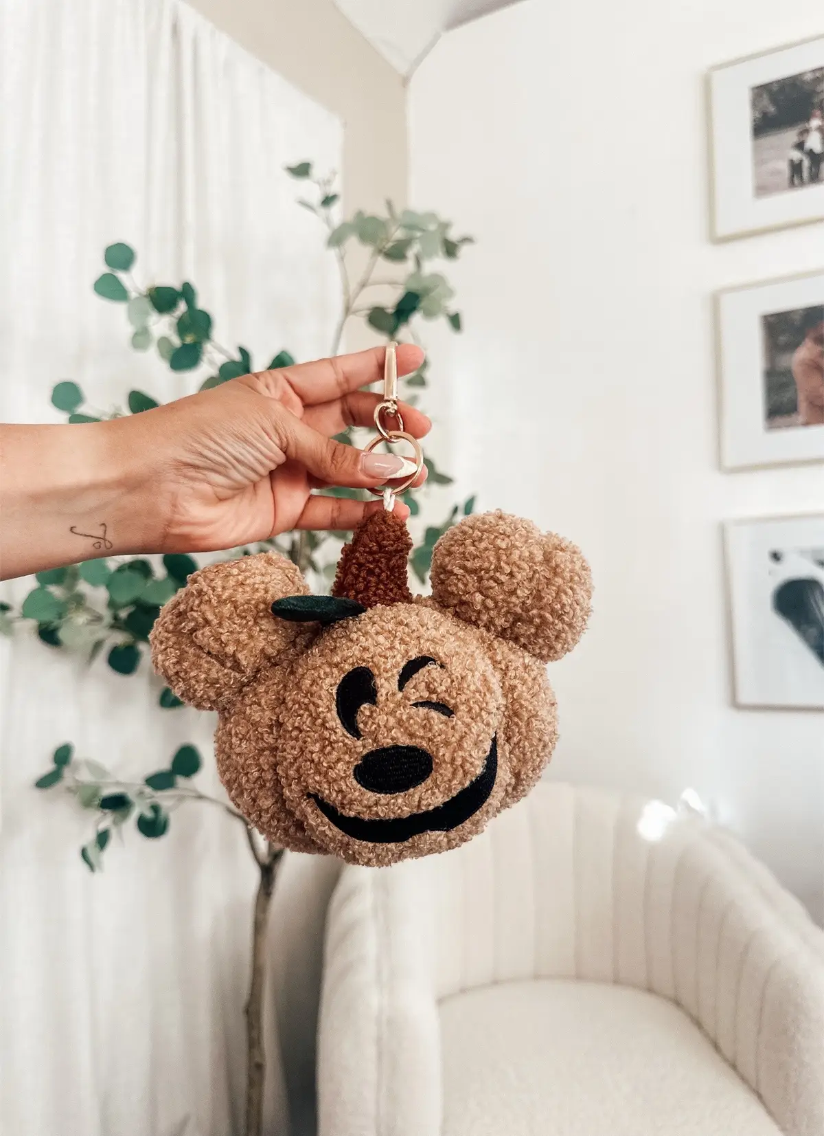 Link in bio! & PS this audio is perfection 😂🎀  #fyp #trending #foryoupage #keychain #accessories #pillow #disney #disneyhalloween #mickeymouse #minniemouse #pumpkin 
