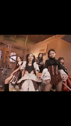 RUN   || Em xinh say hi                             #emxinhsayhi #chaubui #viral 