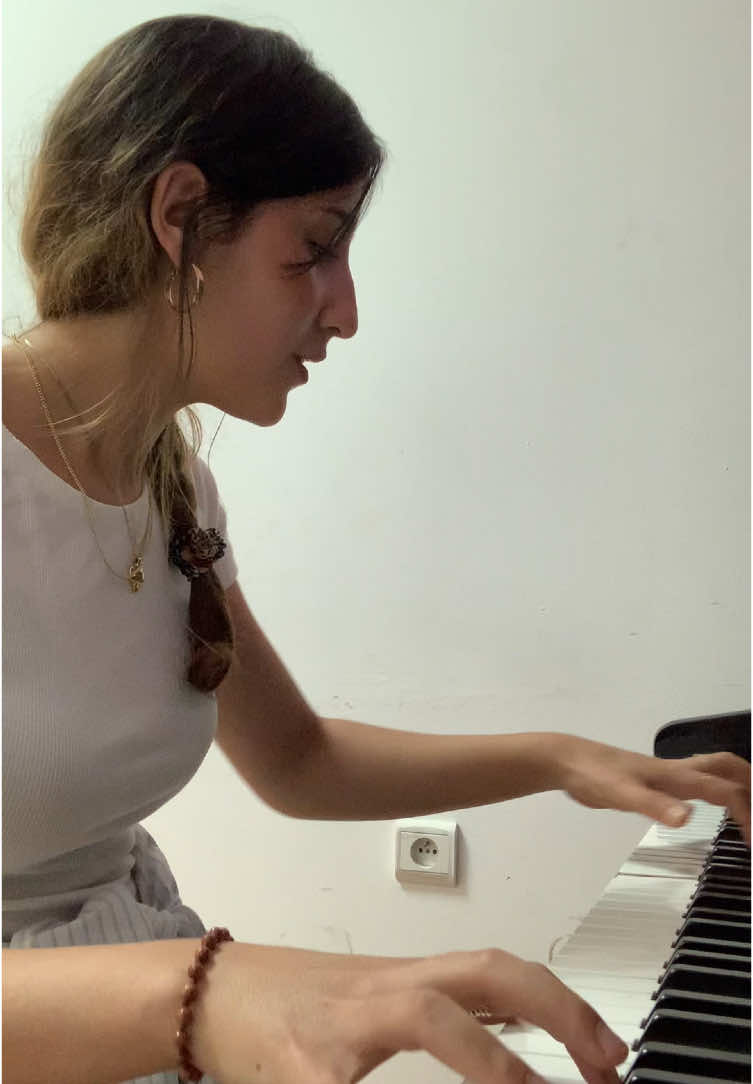 Ya ana ya ana #يا_أنا_يا_أنا #فيروز #فيروزيات #فيروزيات_الصباح #fayrouz #piano #موسيقى 