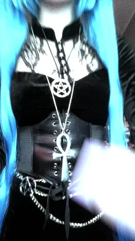 GOTH MIKU!! #hatsunemiku #hatsunemikucosplay #hatsunemikuvocaloid #goth #gothmikucosplay #gothgirl #xyz 
