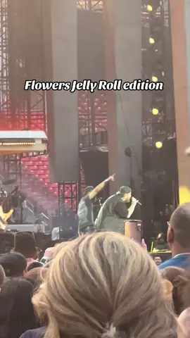 Flower @Jelly Roll #jellyroll #flowers #mileycyrus #miley #dc #dmv #stadium #tour 