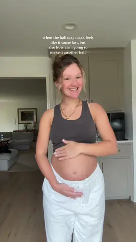 🤯 so surreal, but I also barely feel pregnant 🥲 #20weekspregnant #halfbaked #ftm #bumpdate #pregnantbelly 