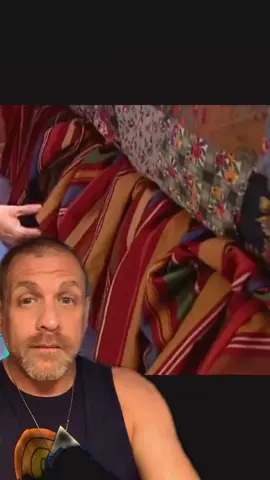 #decoratingcents #90s #hgtv #homedecor #fyp 