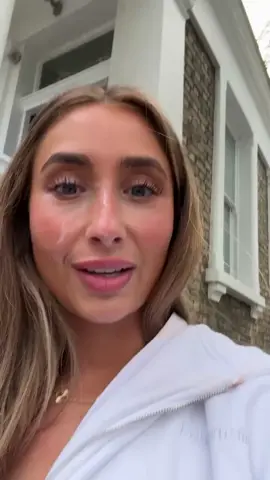 the traffic in London today isn’t as busy 😔 #lilyphillips 