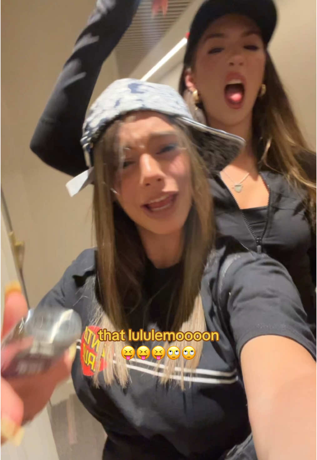 😋😋