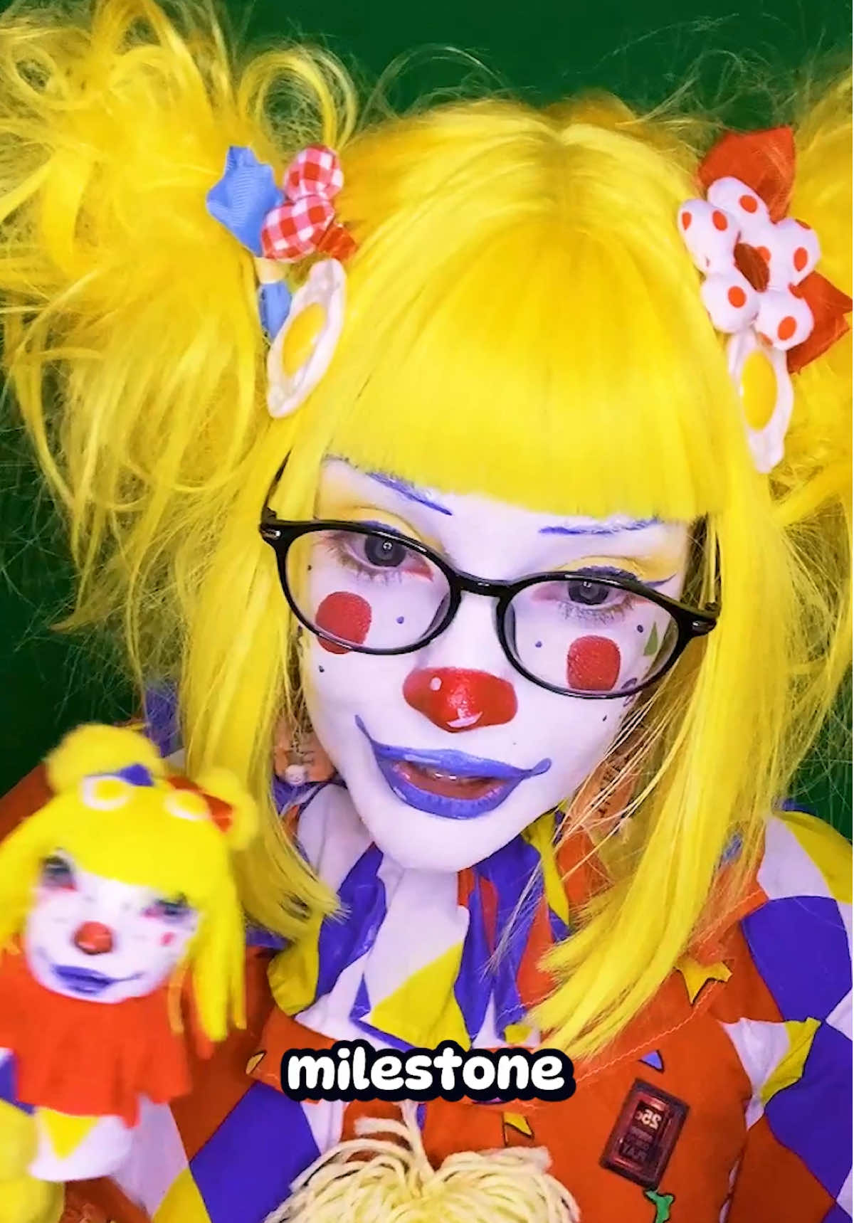 ❤️❤️❤️❤️ finally the egg head got an egg! #clownegg #clowneggmuseum #clowneggregistry 