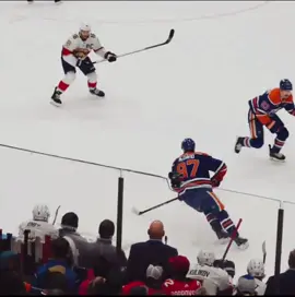 CONNOR MCDAVID WITH THE GOAL 🥅 🏒 #sports #hockey #hockeytiktoks #goal #fy #highlights 