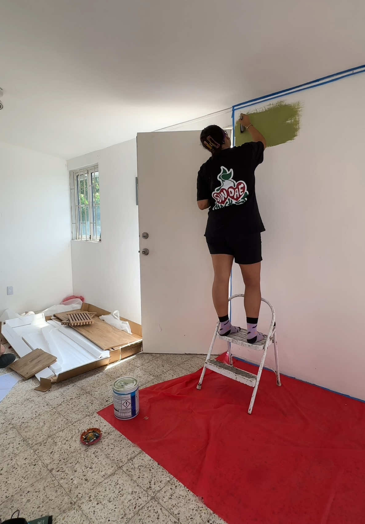 doy por iniciada esta sección llamada “arreglando mi primer departamento” 🪲🌈 díganme qué opinan del color que elegí🩷🙂‍↕️  #fy #fyp #tipsbygillian #decoracion #inspohome #departamento 