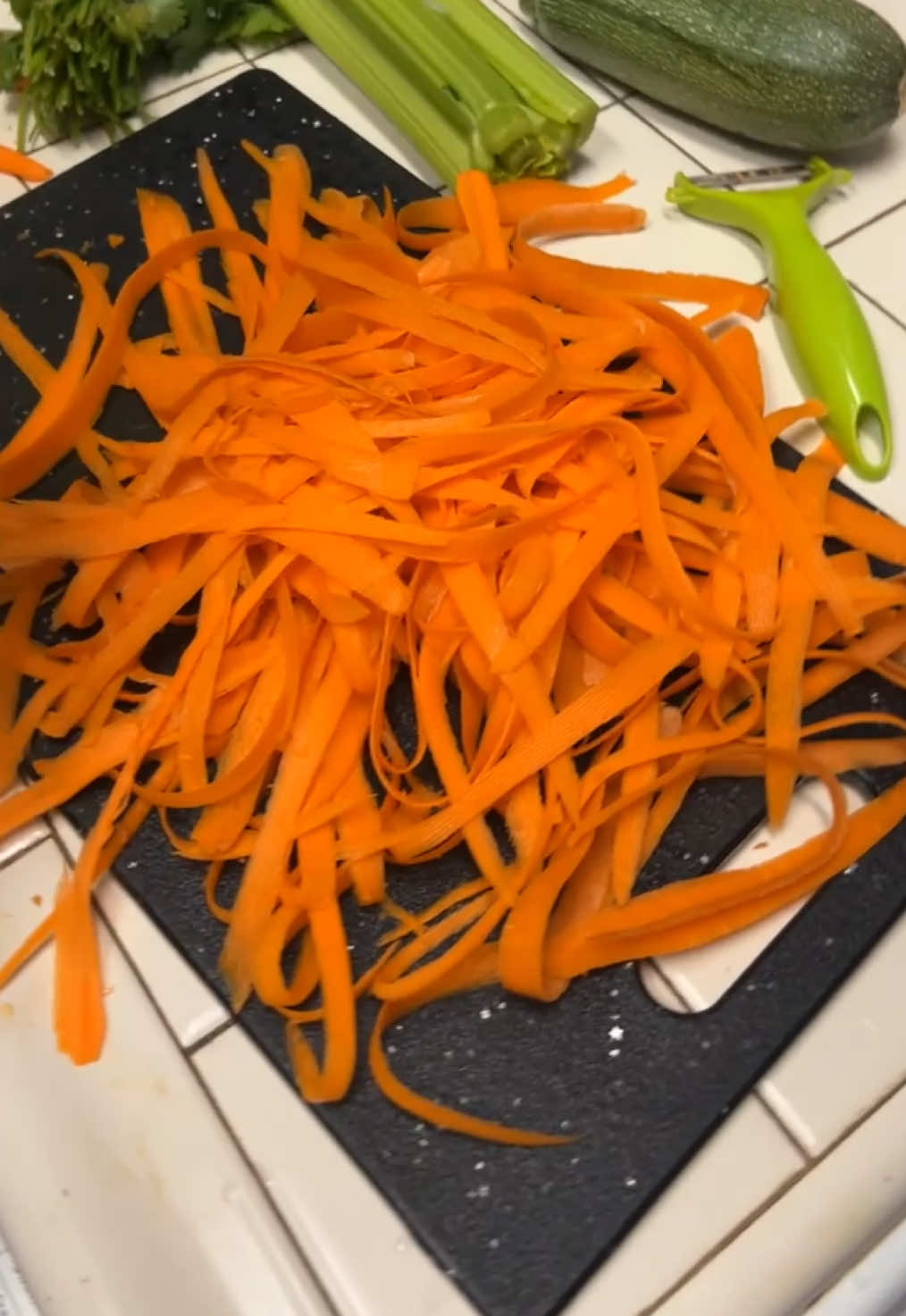 In her defense, I did say peel the carrots for the caldo, but I meant peel them and then chop 😂😂 #fyp #parati #fypシ #funny 