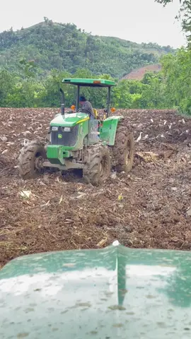 🚜 en labores con el John Deere 6403 💪🚜 @Maquinaria Agrícola  #🚜 #agro #tractorlover #campo #cultivo #cosecha #fordtractor #kubota_tractor #kubota #masseyferguson #newholland #jhondeere #tractor #mundo #mexico🇲🇽 #maquinariaagricola  