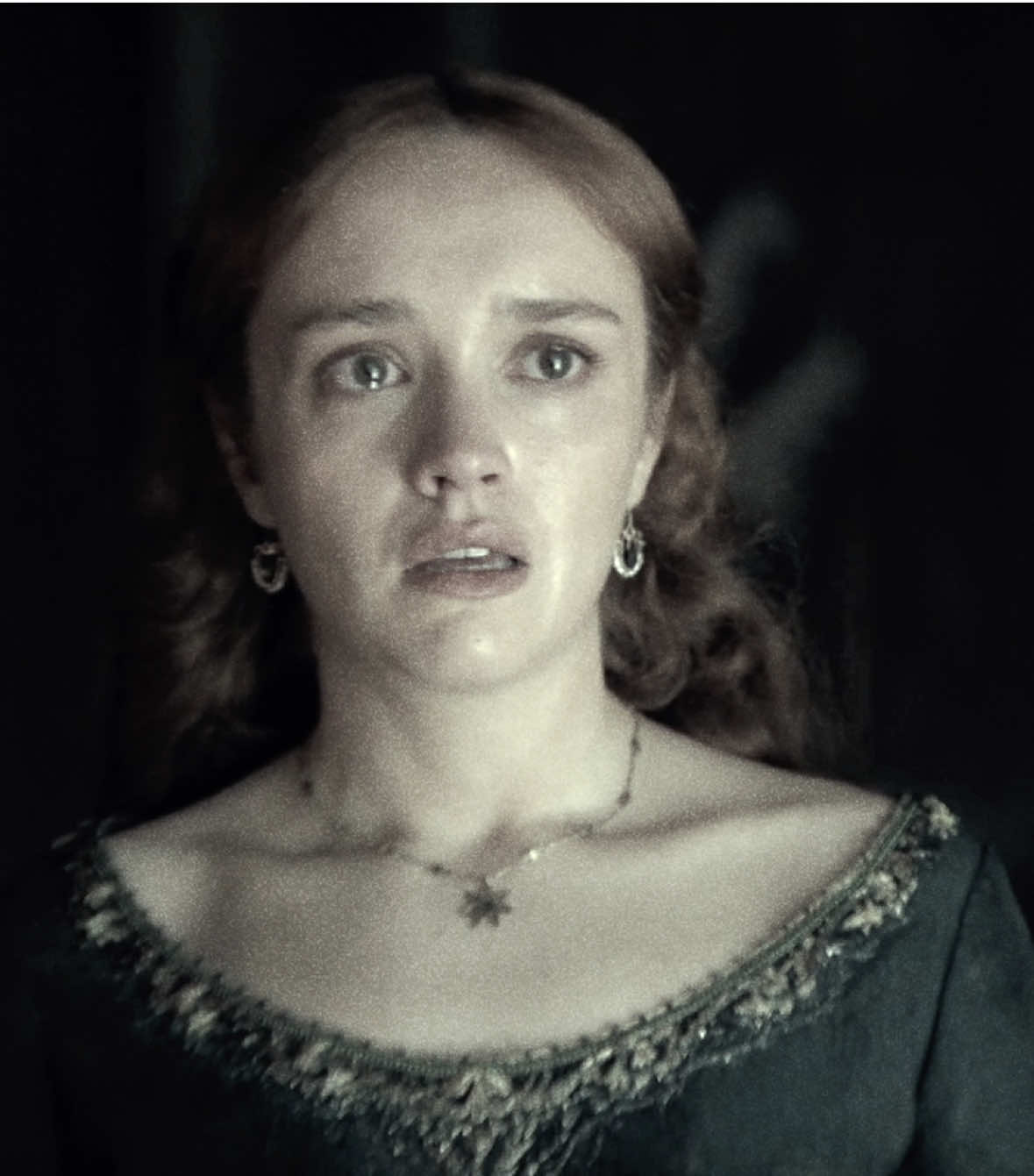 #RHAENICENT • I’ve never seen brown eyes look so blue 🥀 #oliviacooke #hotd #alicenthightower #rhaenyratargaryen #got #emmadarcy #ethelcain #wlw #sapphic #fyp #fypage 